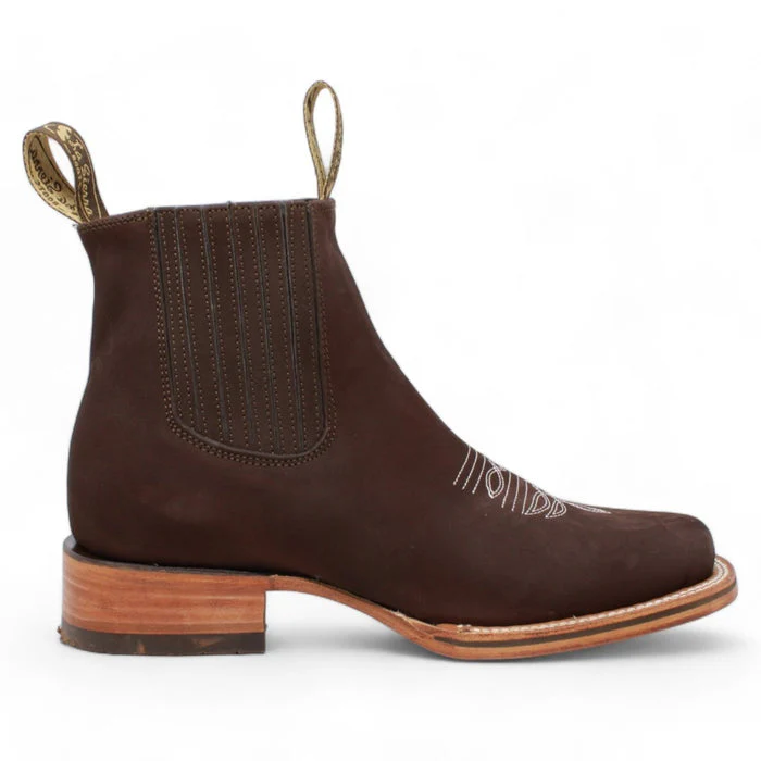 Botines Charros Quincy de Gamuza con Punta Cuadrada Color Cafe - Image 3