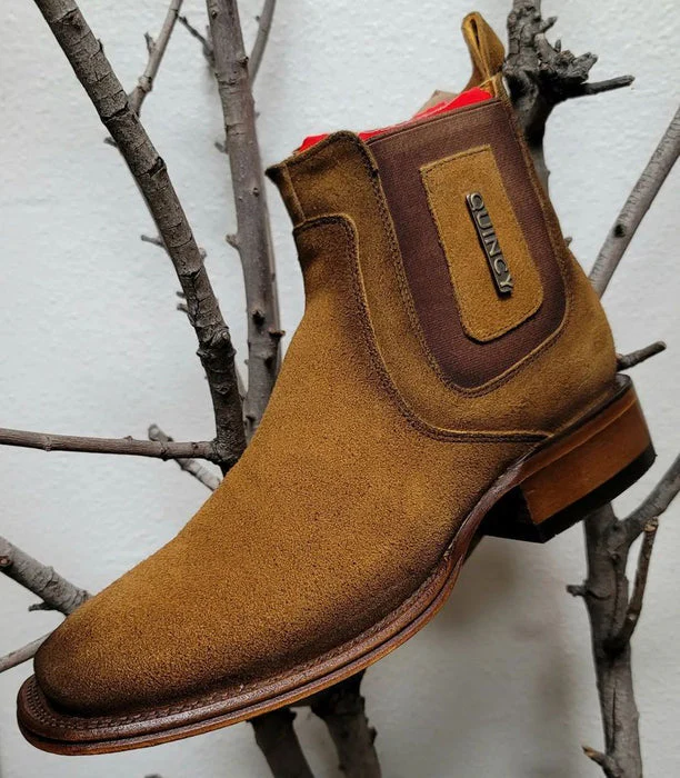 Botin Charro Quincy de Gamuza con Punta Cuadrada - Image 5