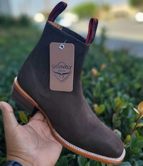 Botines Charros Quincy de Gamuza con Punta Cuadrada Color Chocolate - Image 6