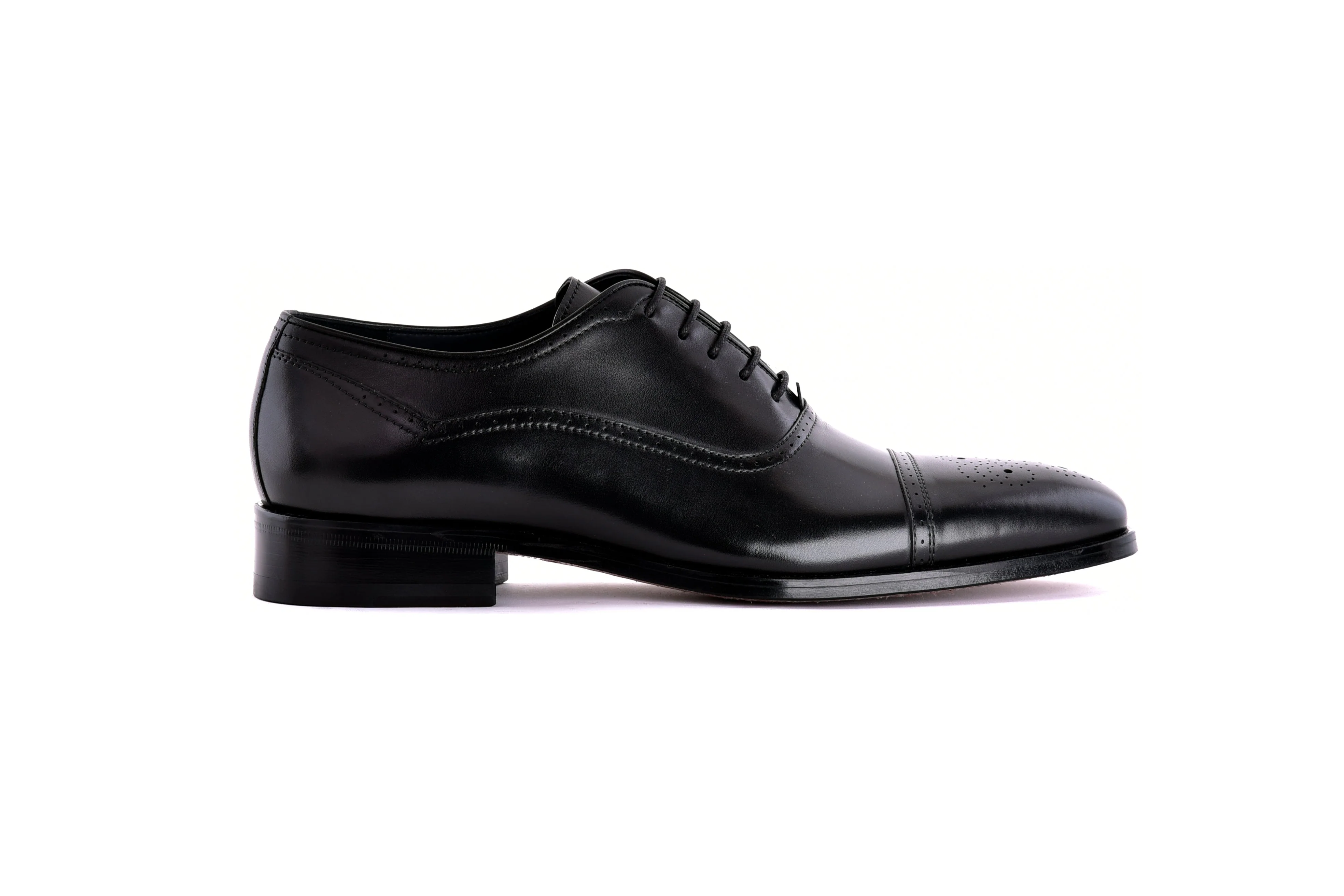 C0001104-7960 Perforated Cap toe lace up- Black - Image 3