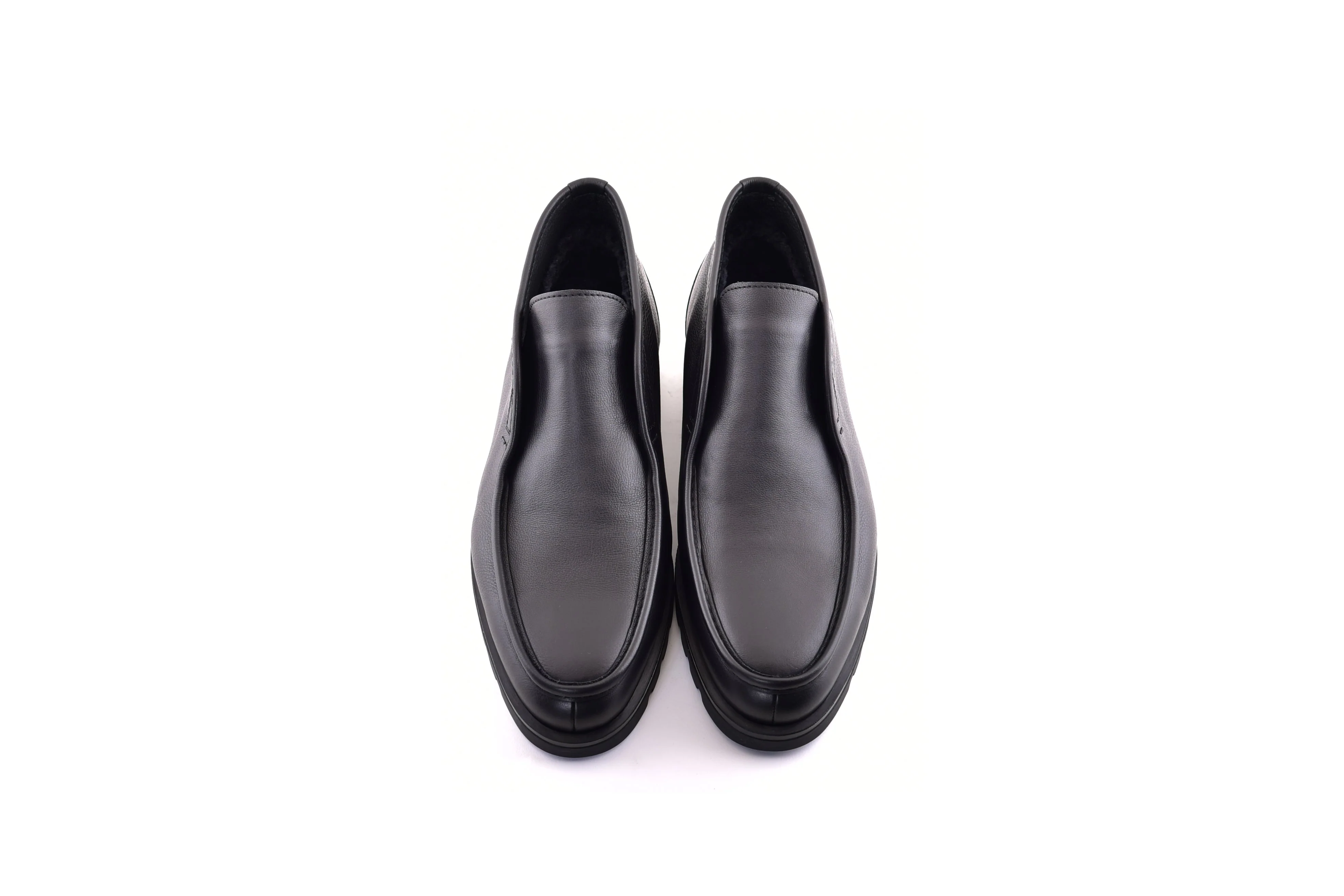 C185-7520 Shearling Lined Chukka Boot-Black - Image 4