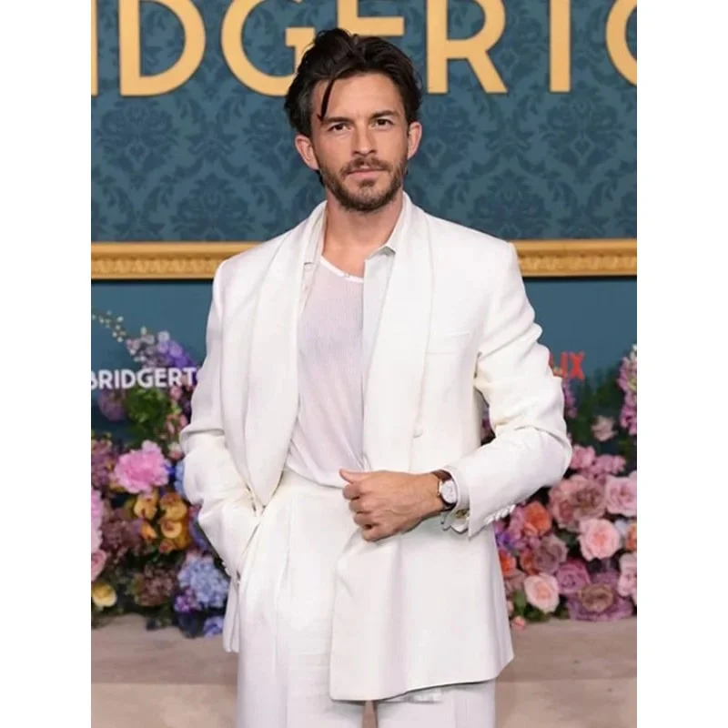 Jonathan Bailey Bridgerton Premiere White Suit - Image 3