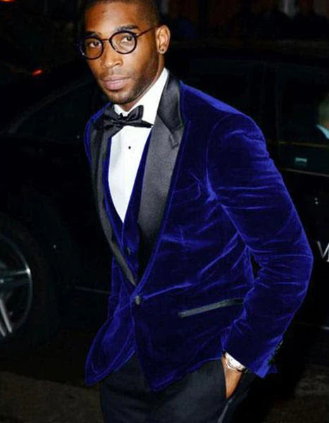 Mens Designer Velvet Tuxedo Jacket in Red - Image 2