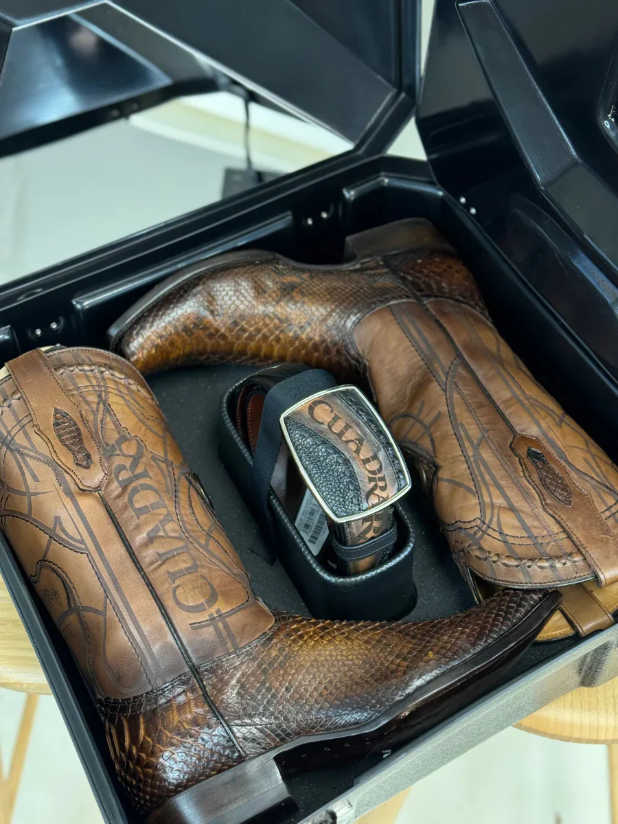 Presidential 3 in 1 Hat and Boots Travel Case - Image 5
