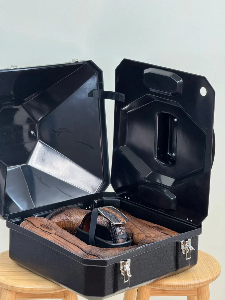 Presidential 3 in 1 Hat and Boots Travel Case - Image 6